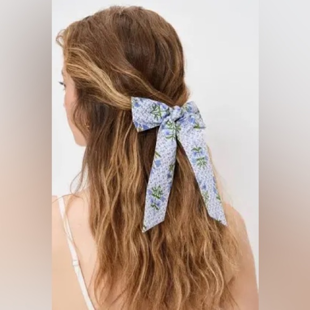 NWT- Hill House Home Belle Hair Bow
*** Price is for one item/hair bow.***